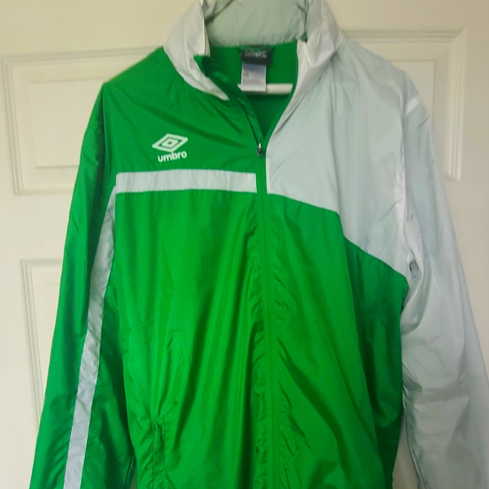 Umbro green windbreaker jacket large w pullout hood